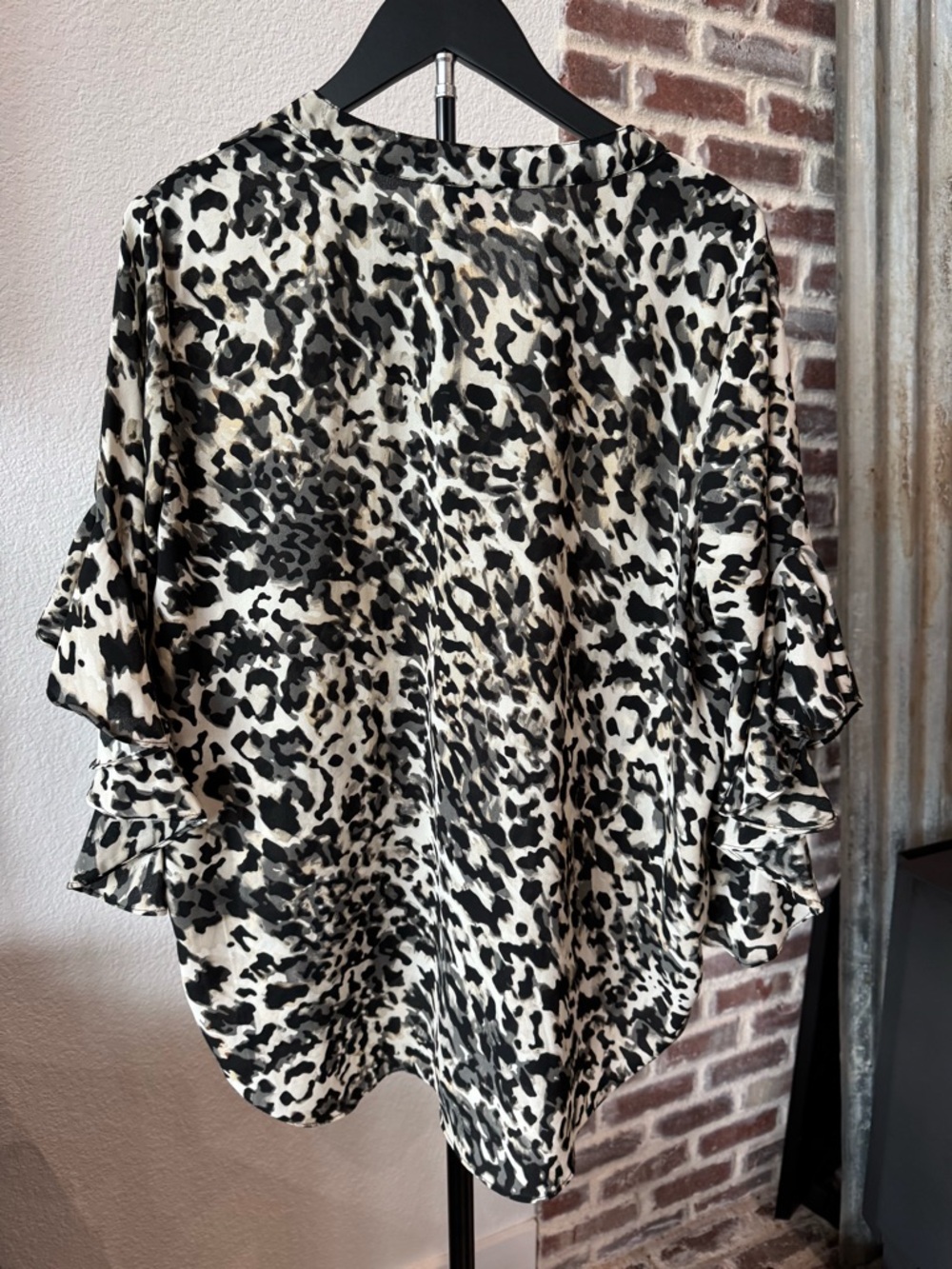 Vince Camuto Black / White / Cream Leopard Animal Print Blouse Women Tops Large - Picture 5 of 7